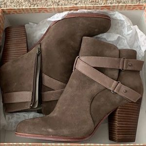 Gianni Bini booties